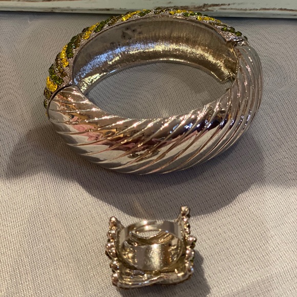 Bracelet and ring set - Picture 3 of 4